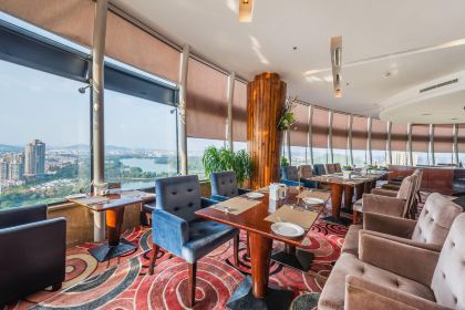 海外海皇冠大飯店海瀾旋轉餐廳