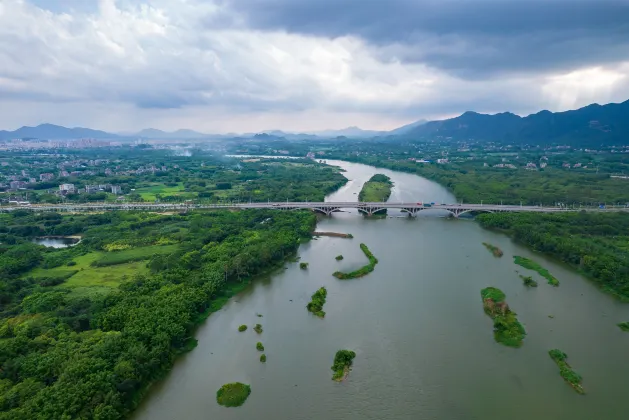 Vienna International Hotel (Yangchun)