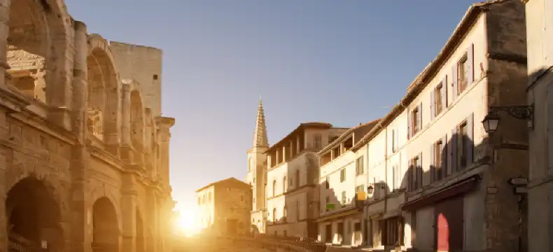 โรงแรมในอาร์ล