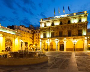 香港-卡斯特利翁-德拉普拉納 機票酒店 自由行