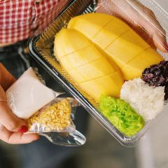 Mae Varee Mango Sticky Rice User Photo