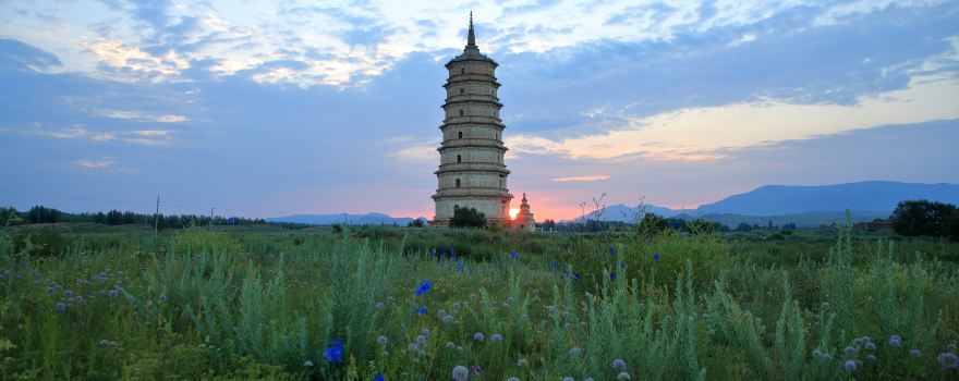 Liaoqingzhou City Bai Pagoda