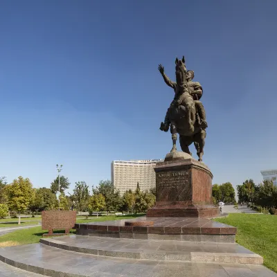 Hotels near The Shomakhmudovs Monument