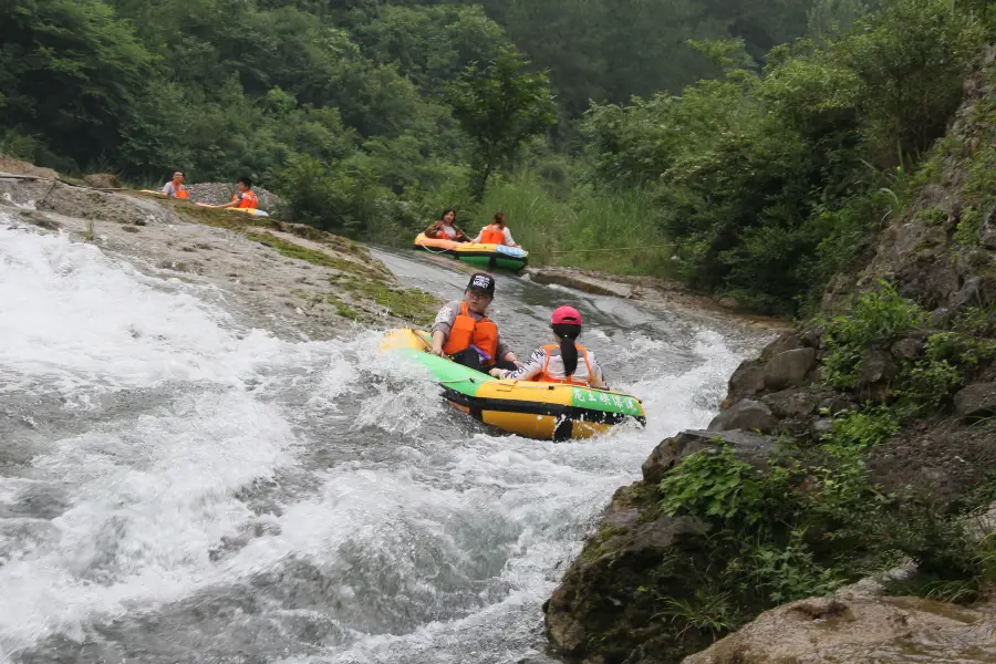 Dragon King Gorge Drifting