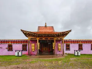 青海湖國家重點風景名勝區-尕日拉寺