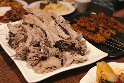 wu wu zi yang gao rou zhuan mai dian(xin min lu mei shi jie dian)