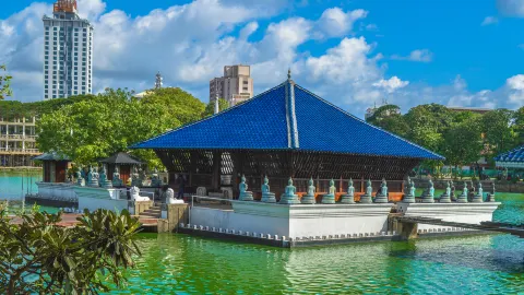 Gangaramaya Temple attraction in Colombo