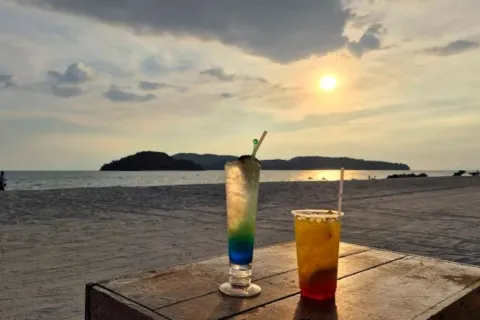 Kalut Cafe And Bar