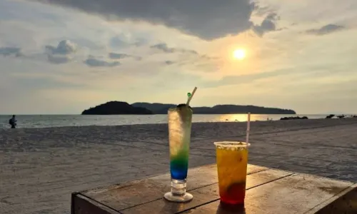 Kalut Cafe And Bar