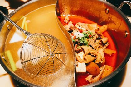 左庭右院鲜牛肉火锅(日月光店)