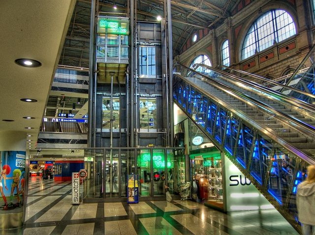 ShopVille - Zurich Main Station