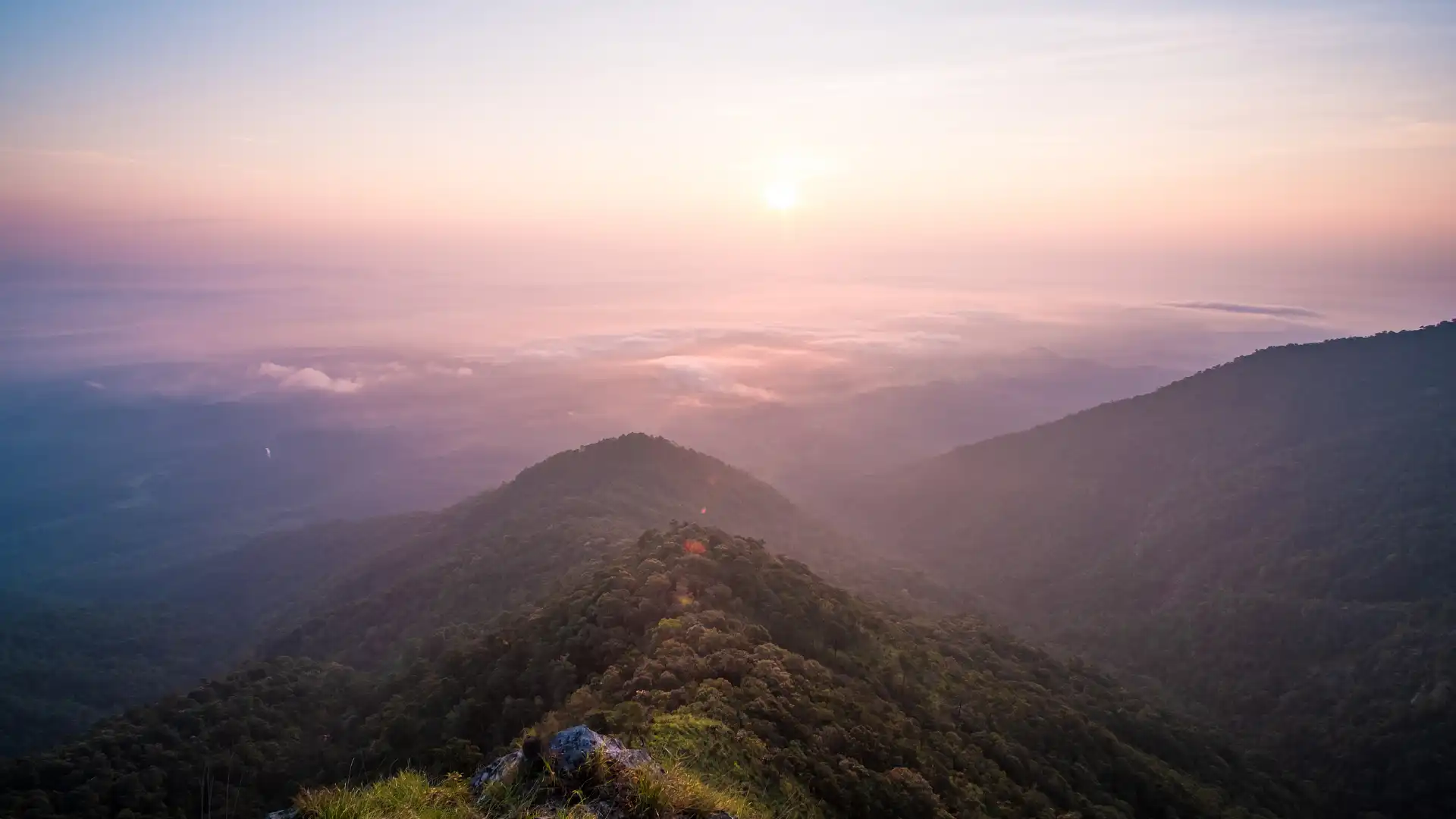碧岩風景區附近的飯店