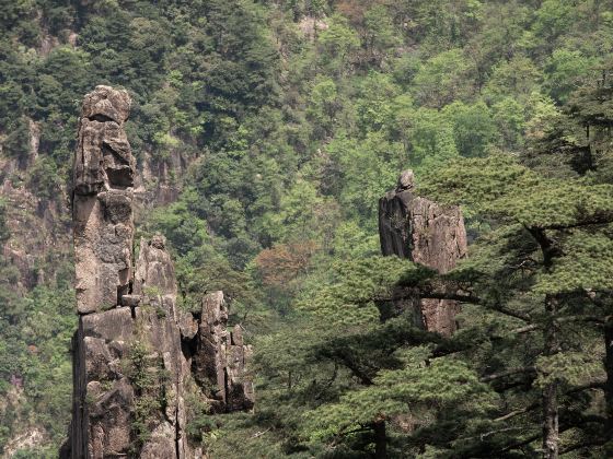 Zhubajie Eating Watermelon, Mount Huang