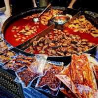 Kuanzhai Alley - show, food, souvenirs