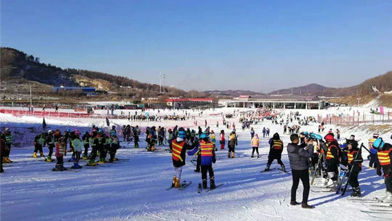 Mingshan Oasis Ski Resort