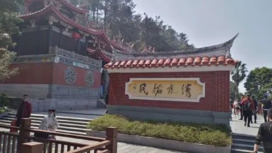 国家AAAA级旅游景点，始建于北宋，在明代重建过。北宋的神僧