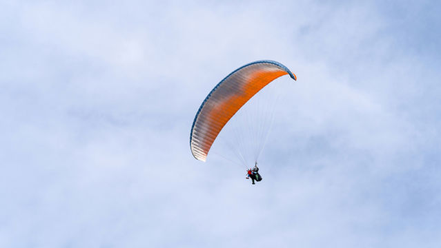 Paragliding in Linzhou