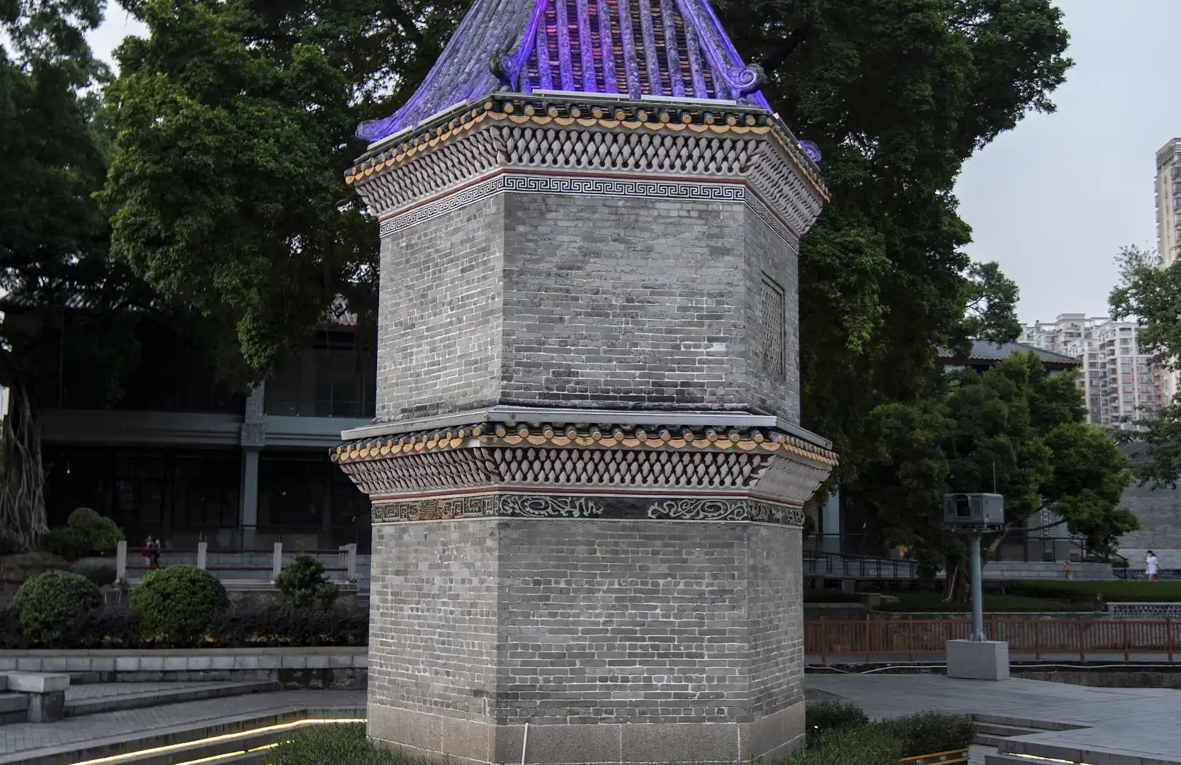 Hotels near Longjin West Road