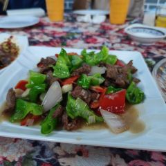 巩留饮食一条街 User Photo