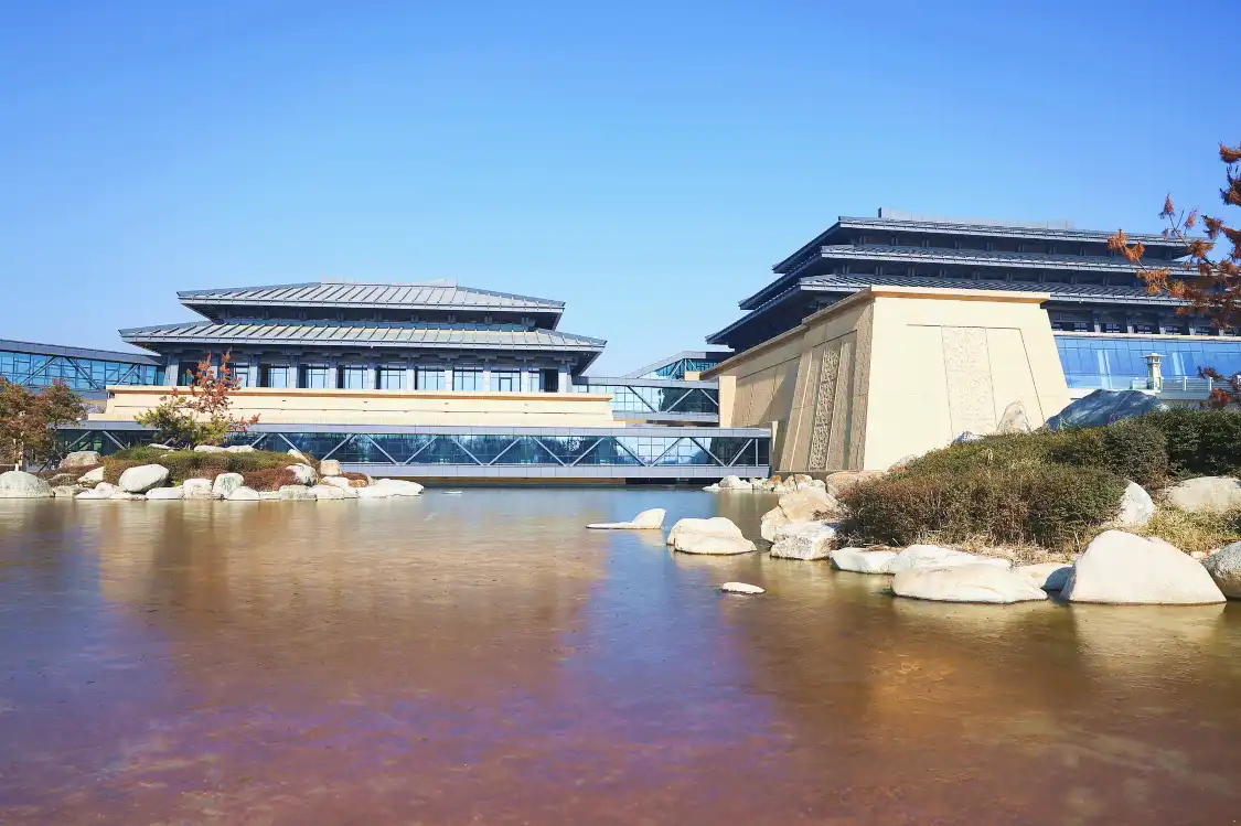 Hotels near Qinhan Civilization Museum