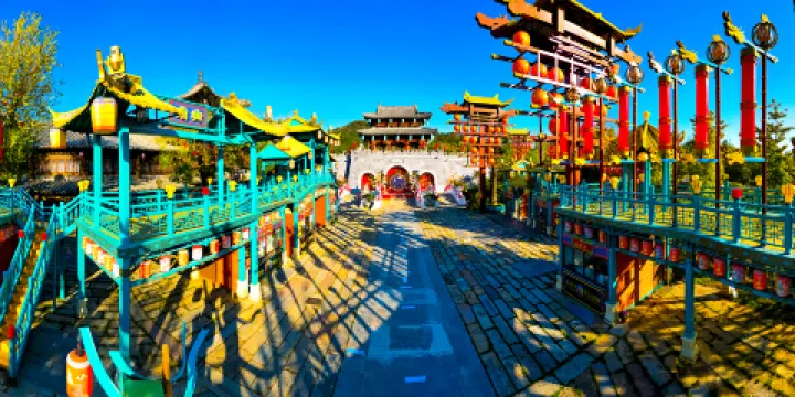 雪山彩虹谷旅游区