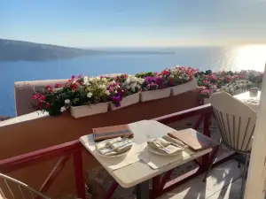 Kastro Restaurant Oia