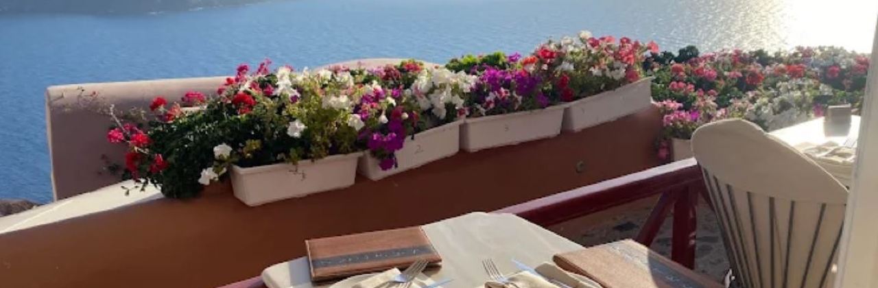 Kastro Oia Restaurant