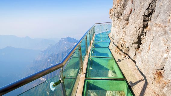 Tianmen Mountain Glass Walkway