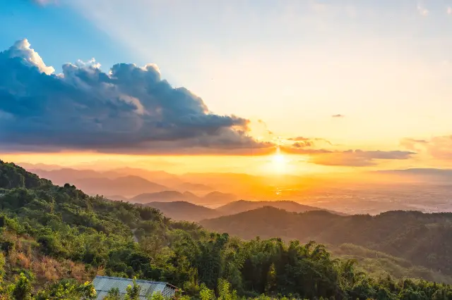 Sunsets in Mangshi