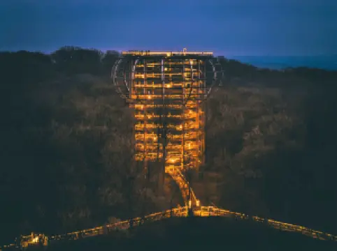 オストゼーバート・ビンツの人気夜の人気シーン