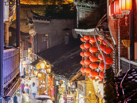 Hanging Houses of Huilong Tower