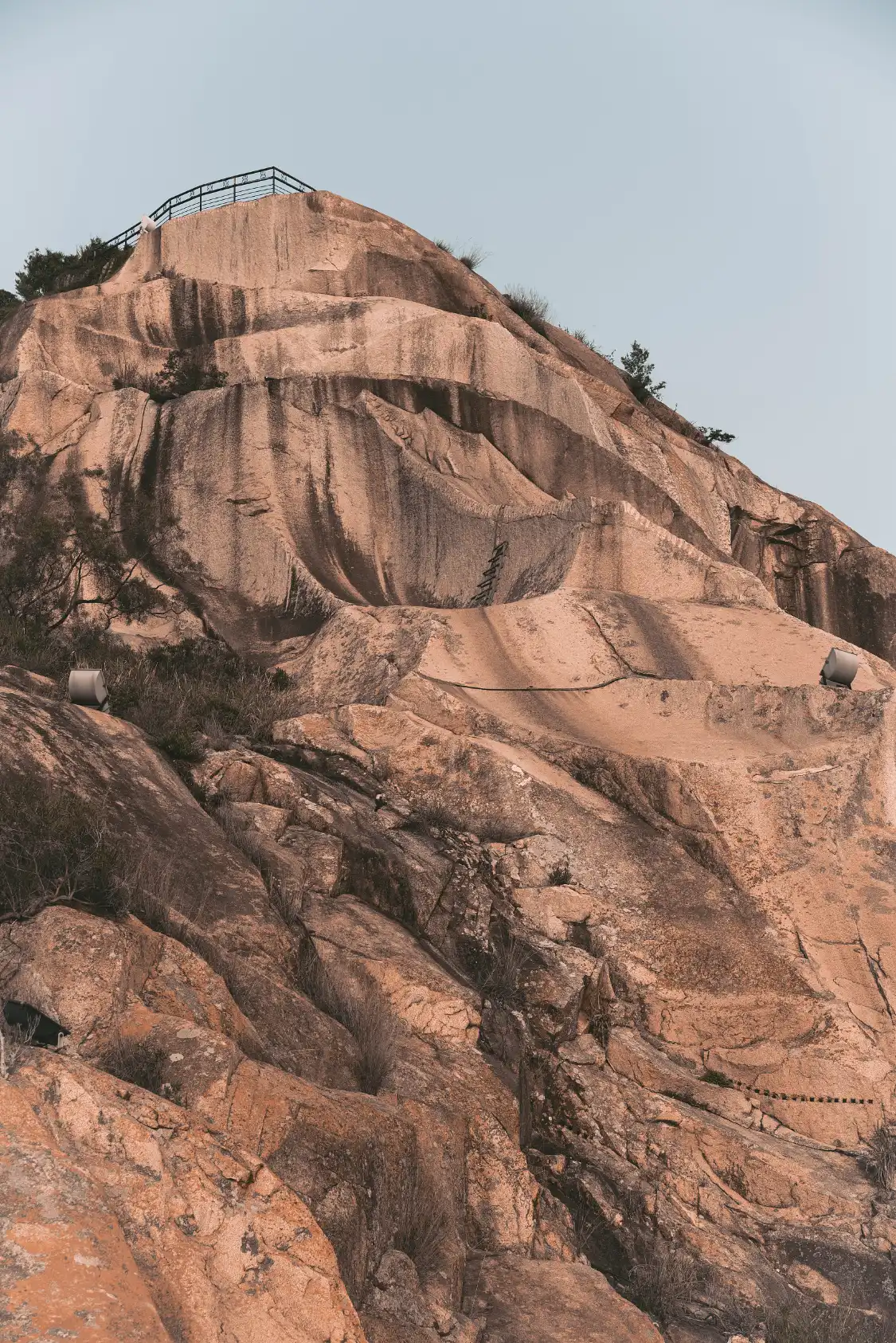 Hotels near Yingxiong Mountain