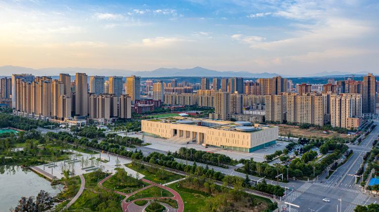 Compare 2 airports near Weinan