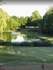 Llyndinshire Golf & Country Club.