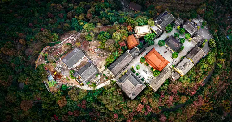 Hotels near Guanshan Temple