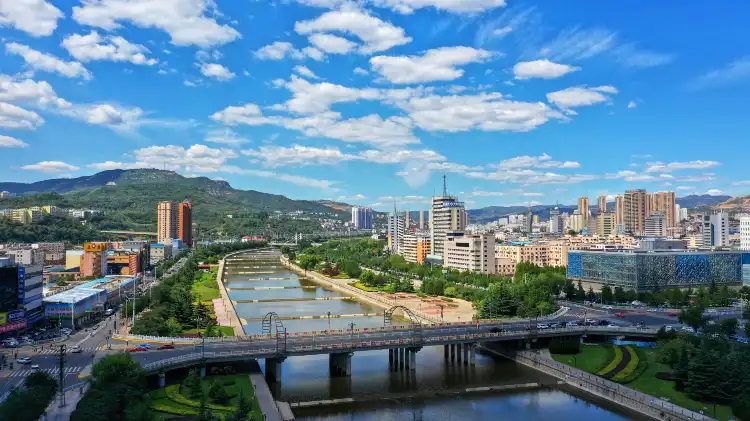 鄰近陽泉市體育中心-體育場的酒店