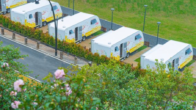廣州天人山水房車露營地(天人山水大地藝術園店)·露營（過夜）【房車露營地丨入場門票+早餐】