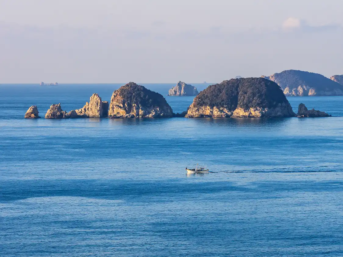 Hotels near Geoje Haegeumgang ("Mount Kumgang of the sea")