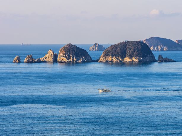 Geoje Haegeumgang ("Mount Kumgang of the sea")