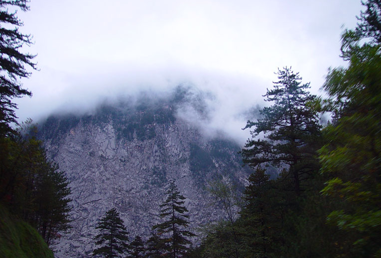 Baojing Cliff