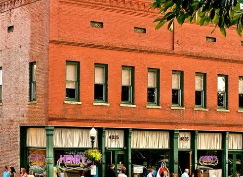 Henry's Louisiana Grill