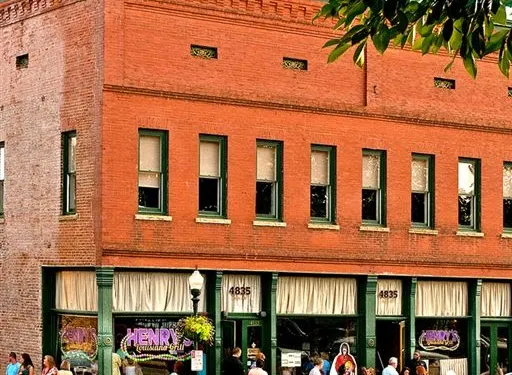 Henry's Louisiana Grill