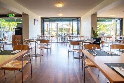 Gusti Restaurant & Bar