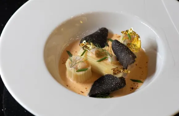 STAY BY YANNICK ALLÉNO