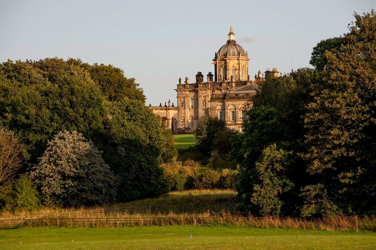 York Minster + York City Walls + Shambles + Castle Howard + Manchester Day Tour