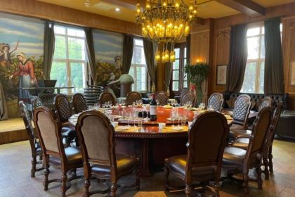 龙谕酒庄·餐饮部