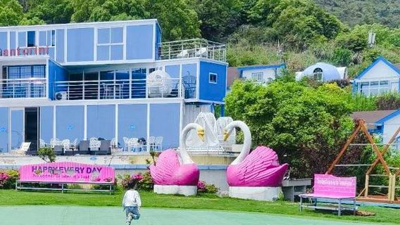 Santorini Resort Town