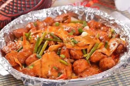 Hanshiguan Korean Noodles with Fried Sauce & Bibimbap