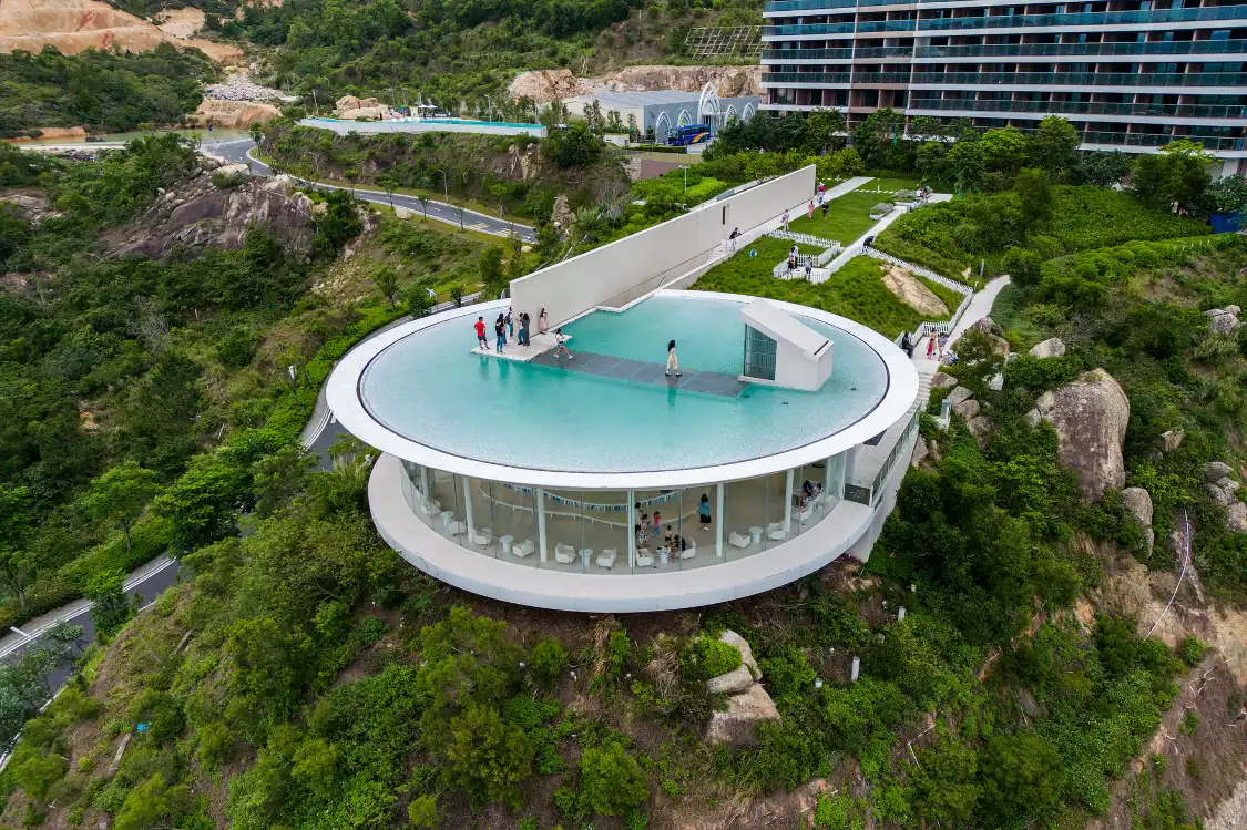 한 방울의 물 도서관 주변 호텔