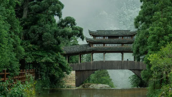 玩水避暑